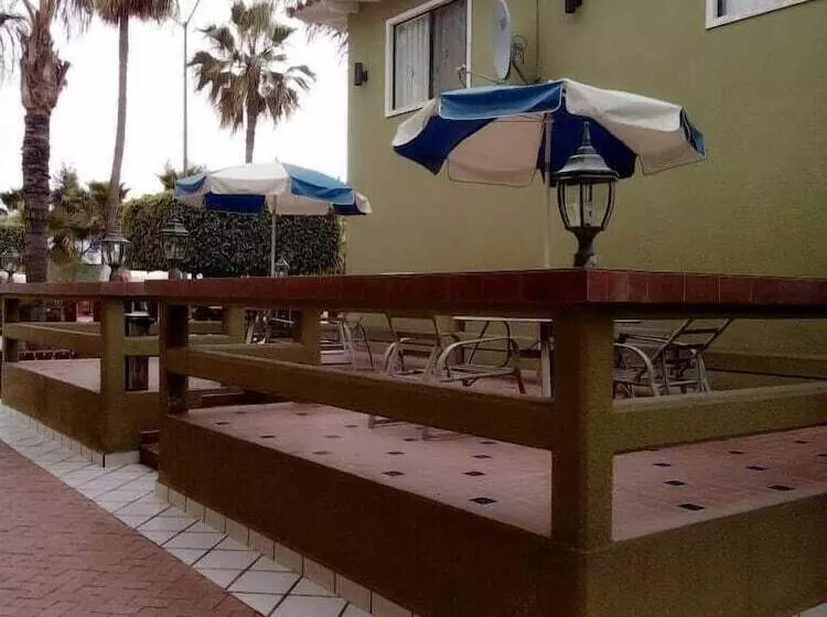هتل Azteca Inn