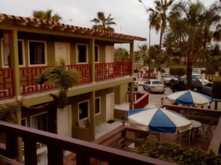 هتل Azteca Inn