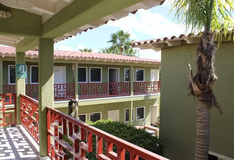 هتل Azteca Inn