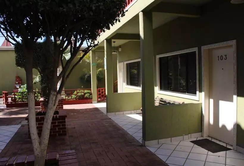 هتل Azteca Inn