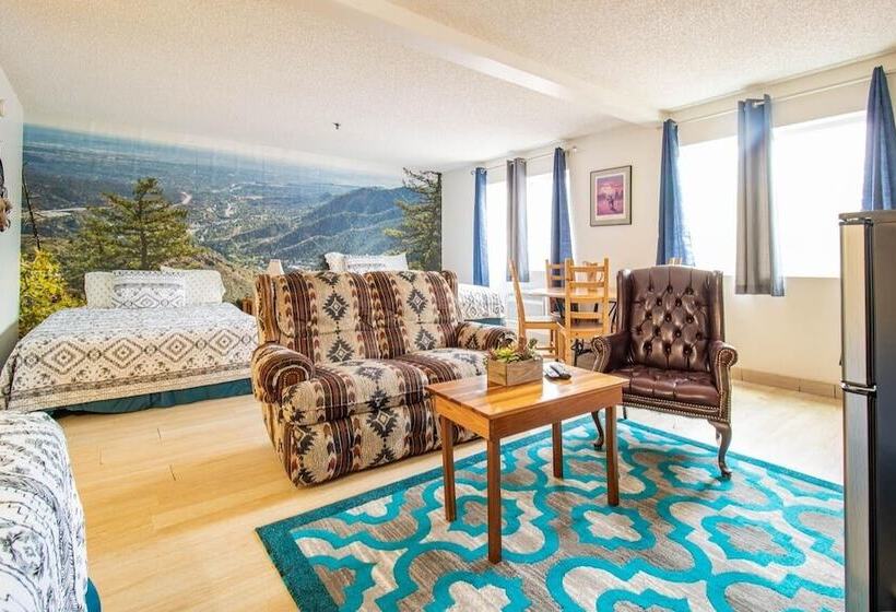 Отель Manitou Cog Lodge Inc Dba Manitou Inn