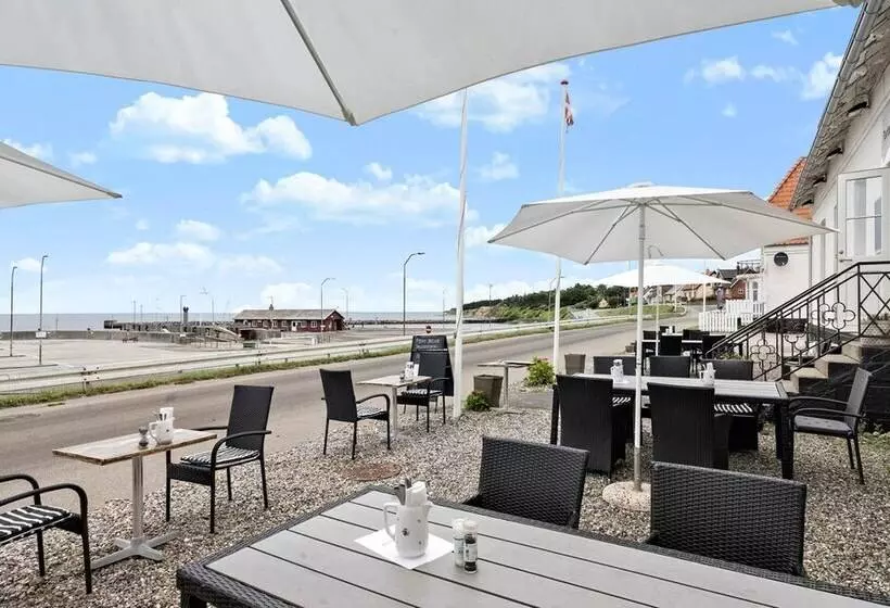 Hotelli Tante Tut & Onkel E   B & B