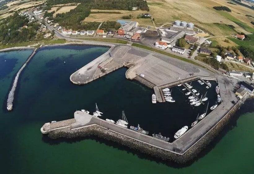 Hotelli Tante Tut & Onkel E   B & B