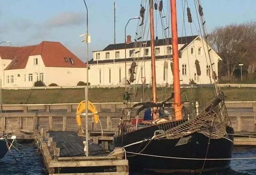 Hotelli Tante Tut & Onkel E   B & B