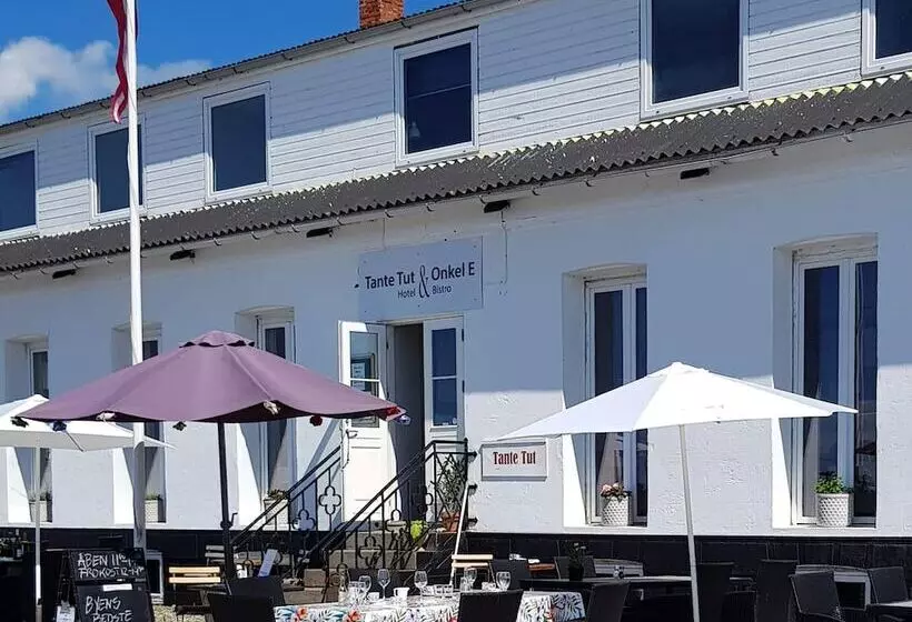 Hotelli Tante Tut & Onkel E   B & B