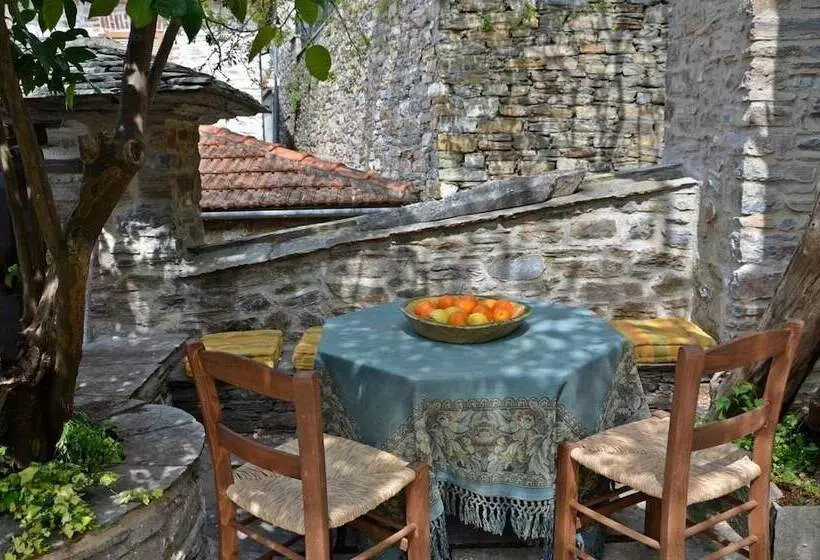 Majatalo Fyloma Villa With 5 Bedrooms