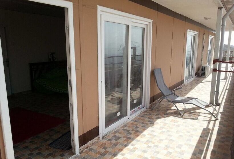 Arta Hotel De La Paix