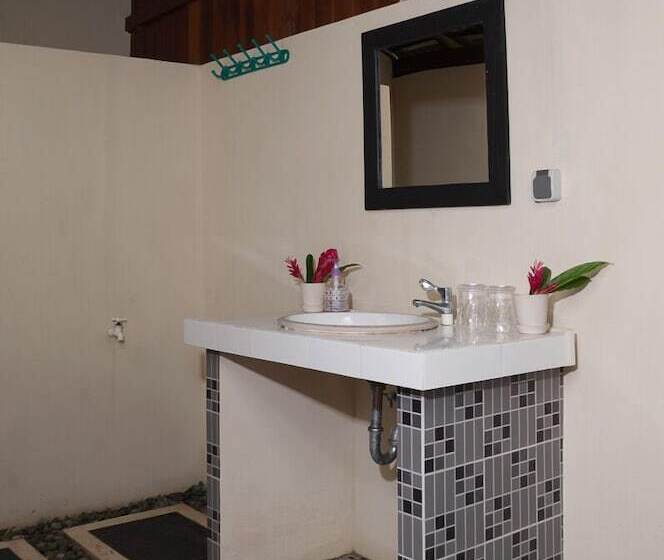 مبيت وإفطار Froggies Divers Bunaken