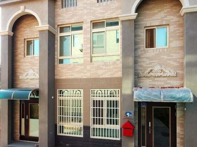 تختخواب و صبحانه Our Home