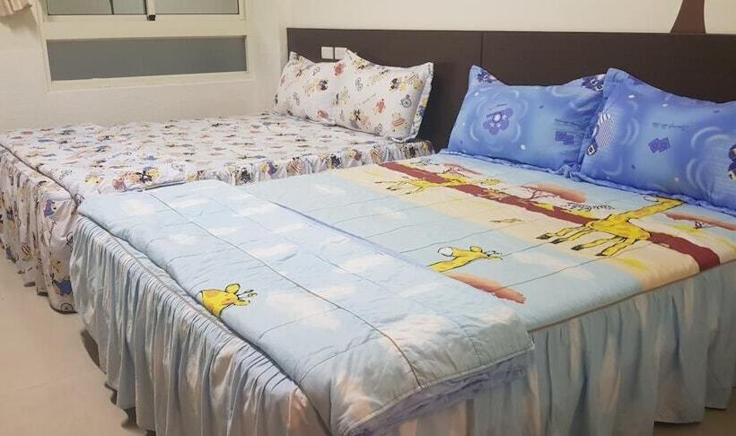 تختخواب و صبحانه Our Home