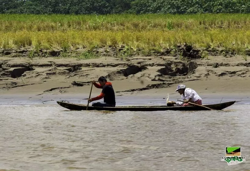هتل Curuhuinsi Lodge