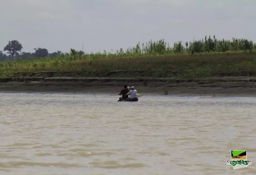 هتل Curuhuinsi Lodge