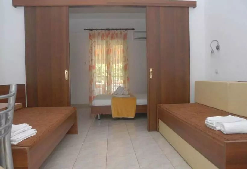 Hotelli Eleni Kandilari Rooms