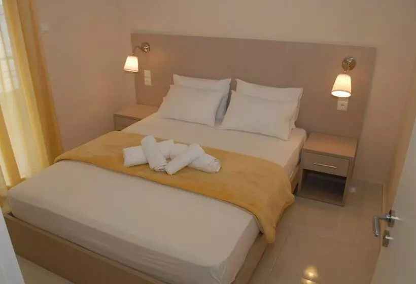 Hotelli Eleni Kandilari Rooms