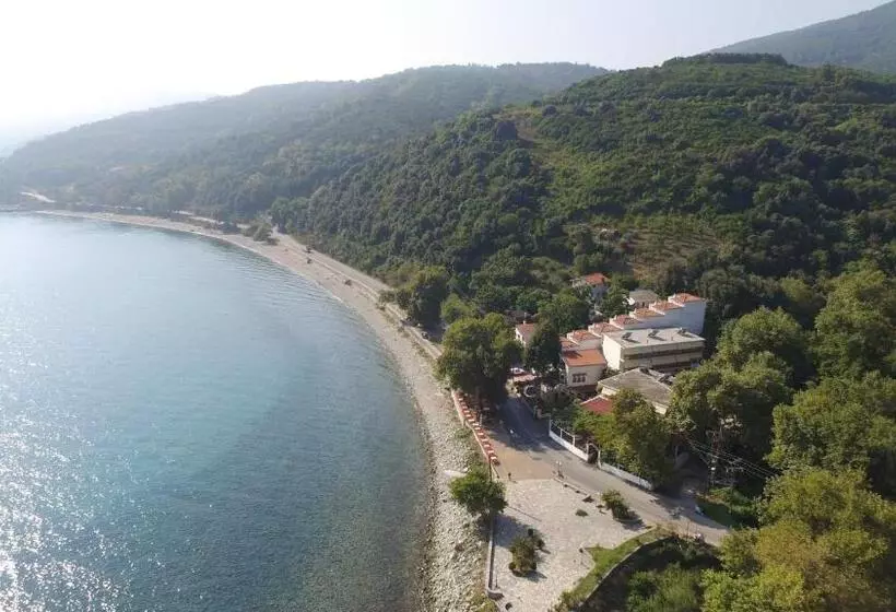 Hotelli Eleni Kandilari Rooms