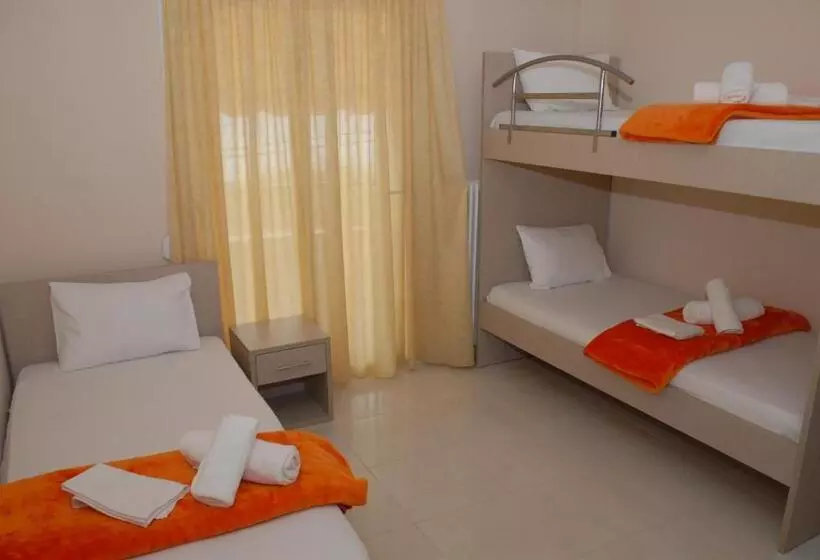 Hotelli Eleni Kandilari Rooms