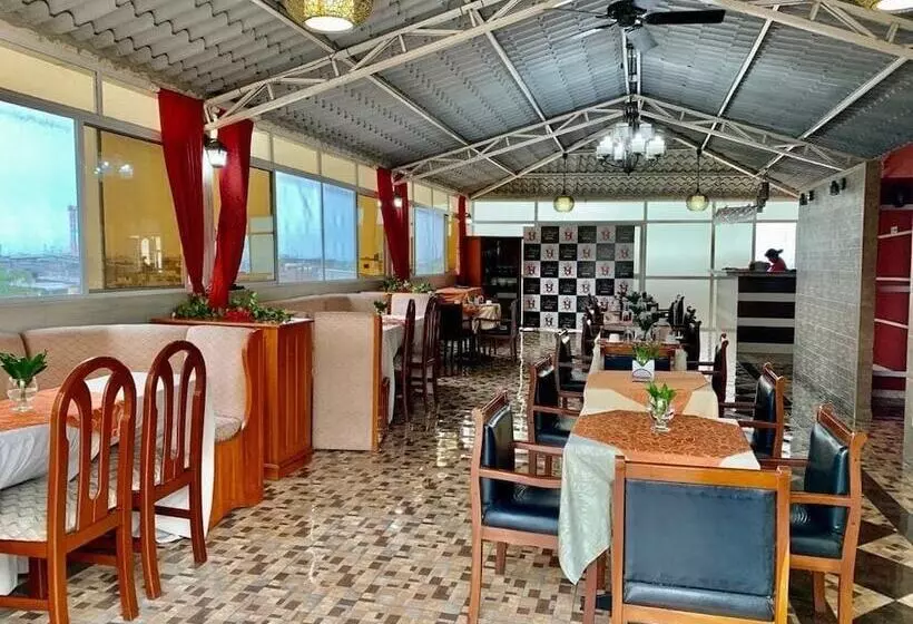 Hotelli House Center