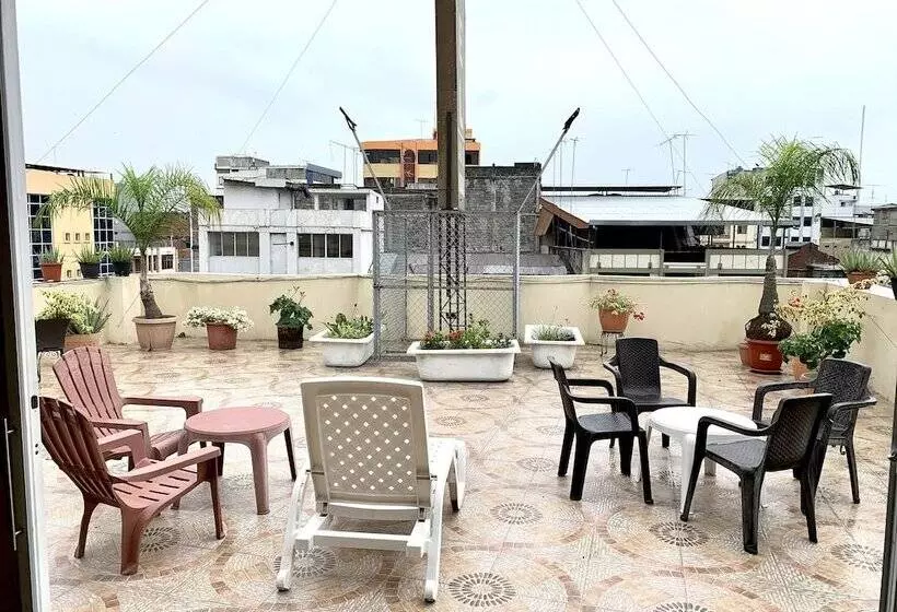 Hotelli House Center