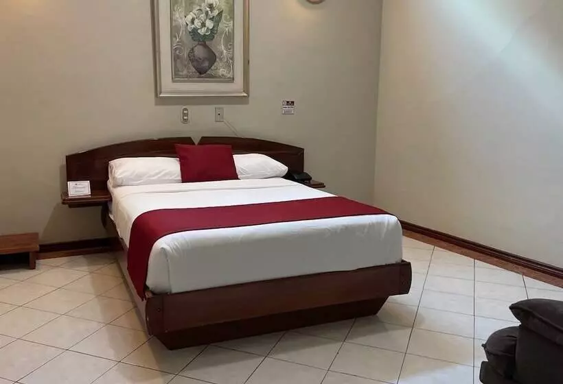 Hotelli House Center