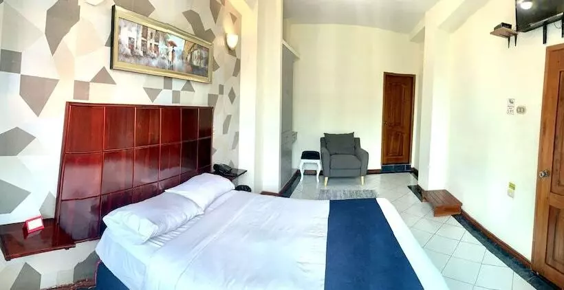 Hotelli House Center