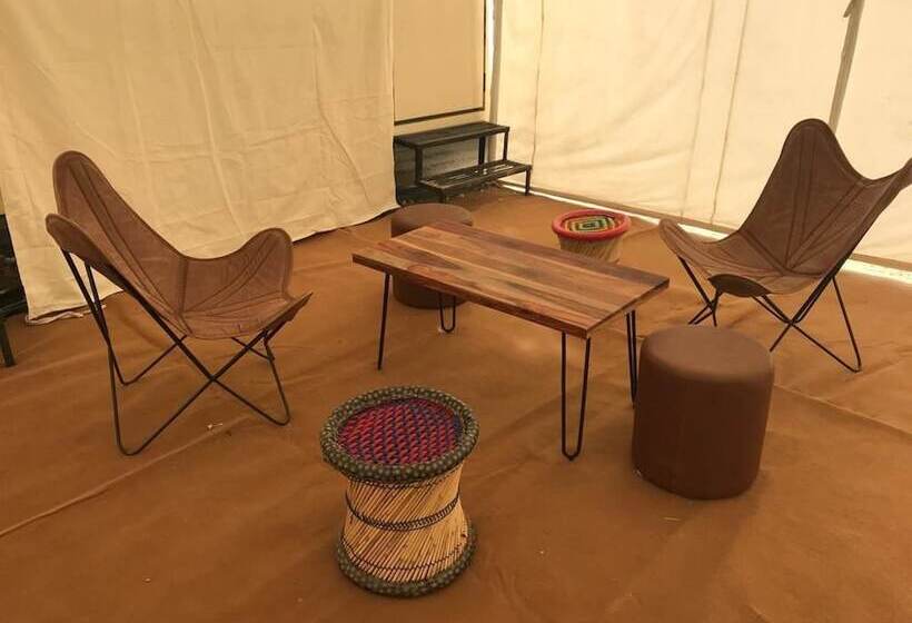 호텔 Kanj Kiri Container Tent City Kumbh