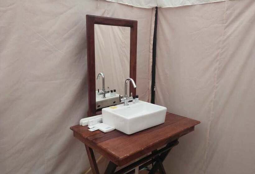 호텔 Kanj Kiri Container Tent City Kumbh