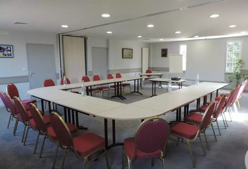 Hotelli Logis La Villa Des Houx