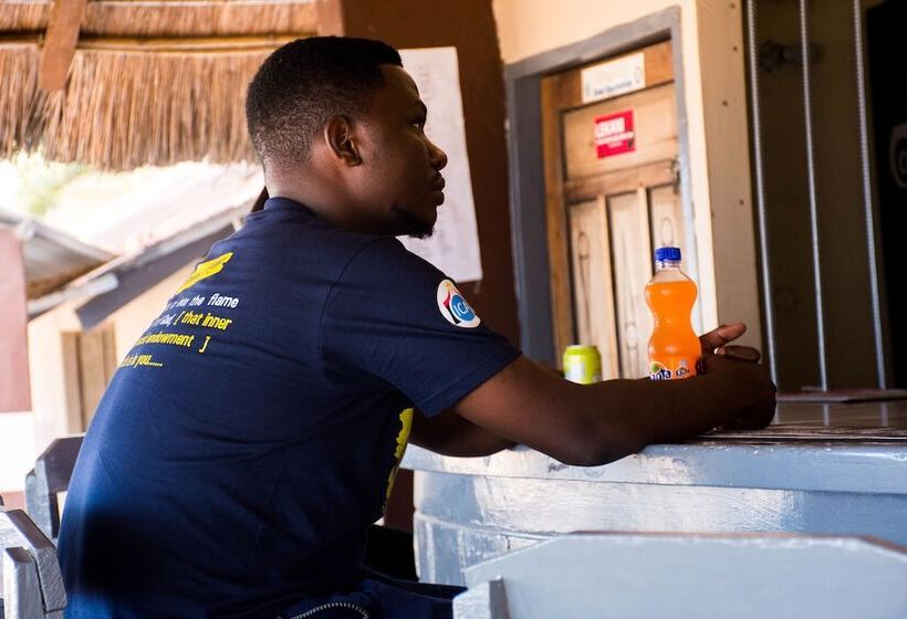 هتل Mkunkhula Baobab Lodge