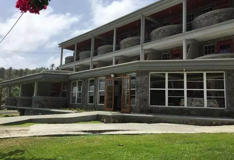 هتل Spring Gardens Resort