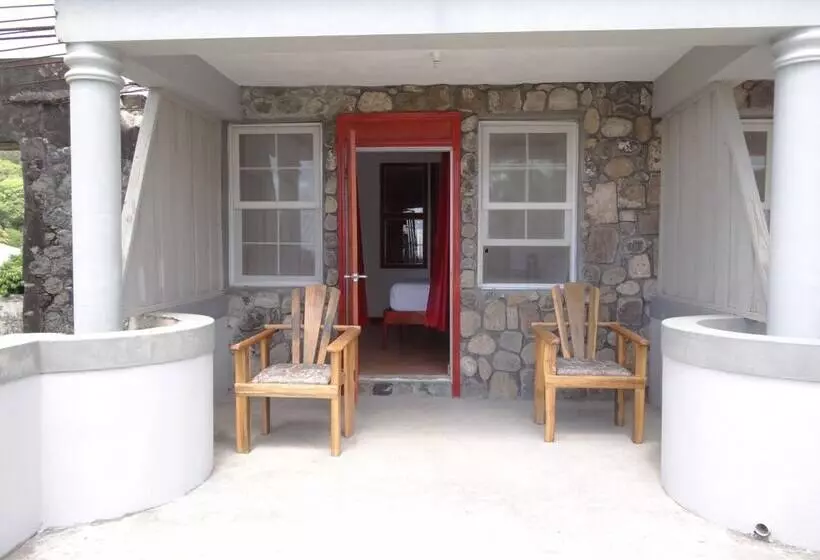 هتل Spring Gardens Resort