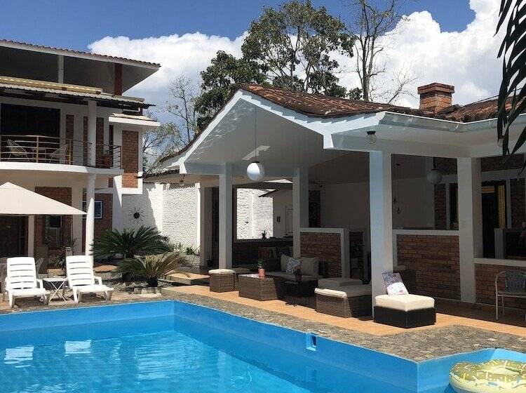 بنسيون Mi Querencia