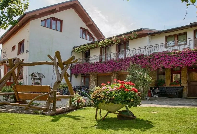 ペンション Vela