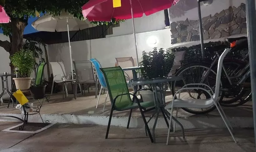 تختخواب و صبحانه Marina S Rooms Xrisopolitissa Larnaca