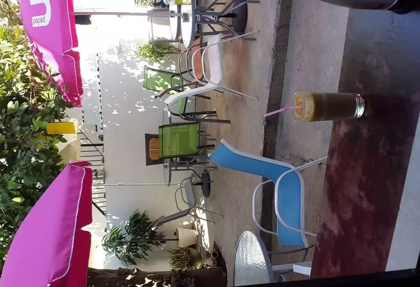 تختخواب و صبحانه Marina S Rooms Xrisopolitissa Larnaca