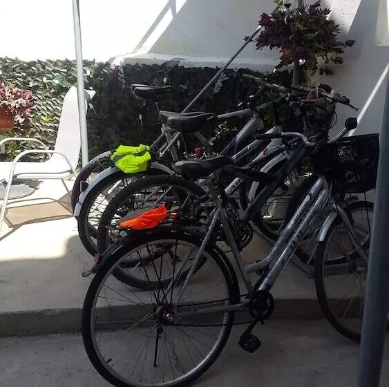 تختخواب و صبحانه Marina S Rooms Xrisopolitissa Larnaca