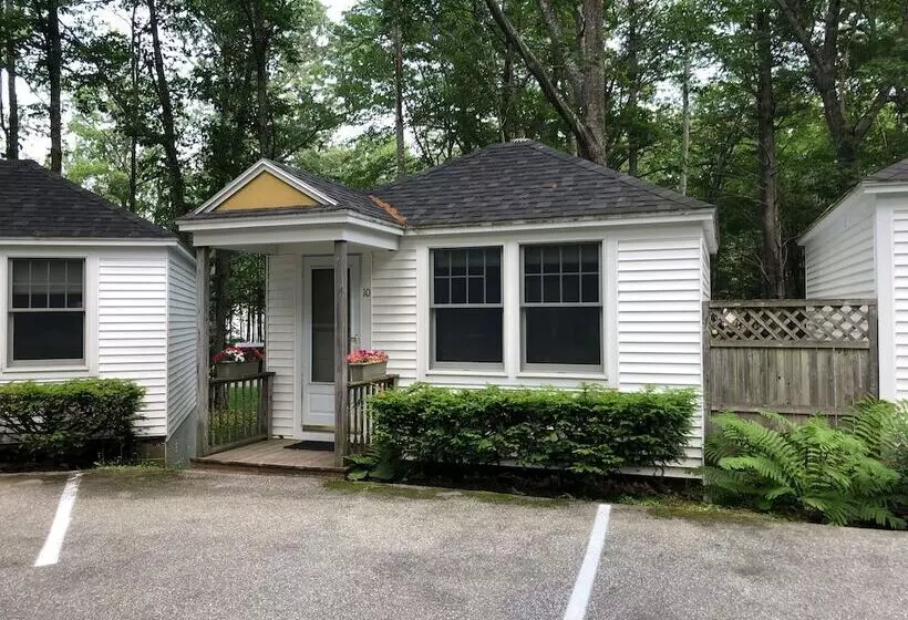 Hanscom S Motel And Cottages