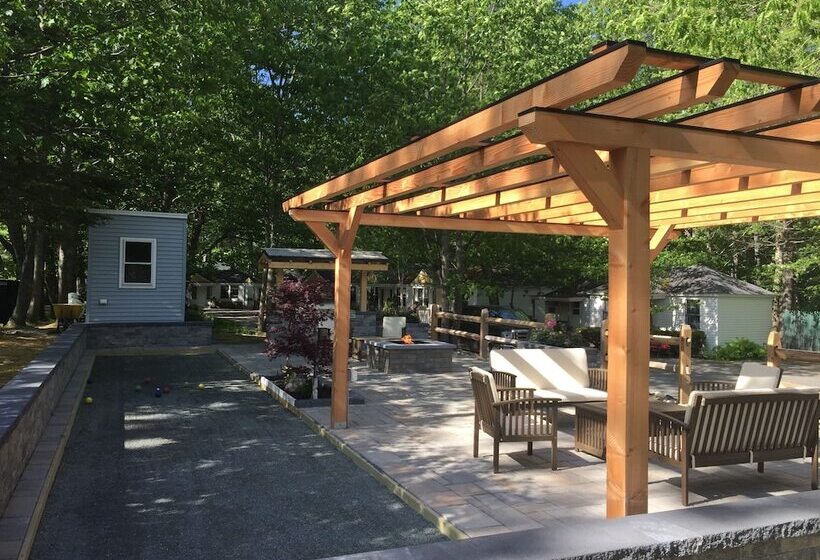 Hanscom S Motel And Cottages