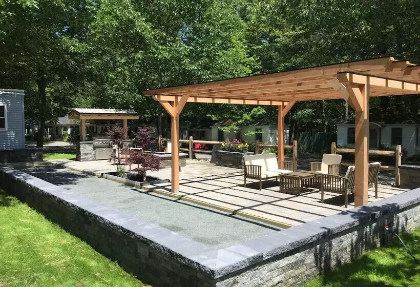 Hanscom S Motel And Cottages