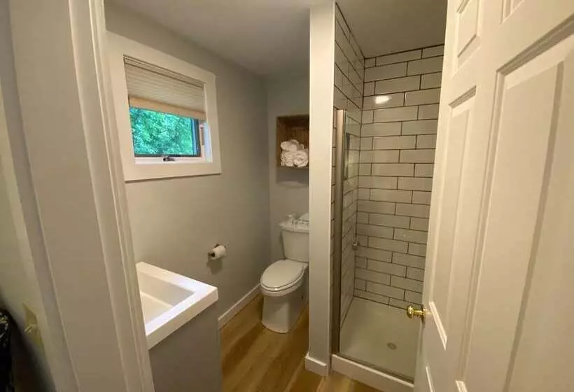 Hanscom S Motel And Cottages