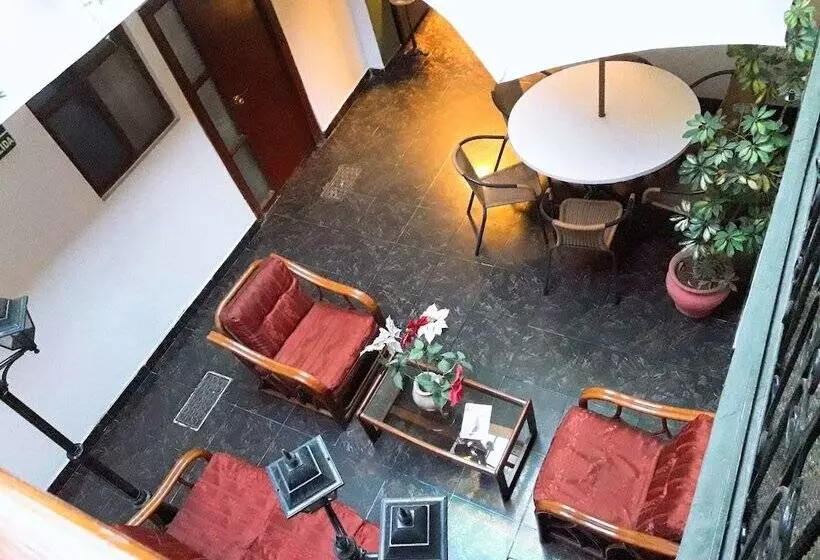 Hostal Santa Apolonia