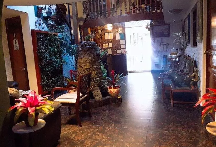 Hostal Santa Apolonia