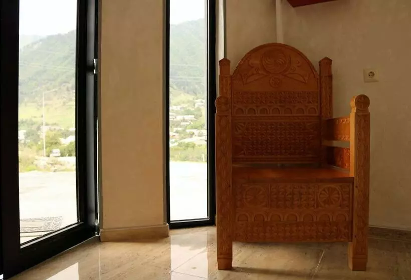 مسافرخانه Suntower
