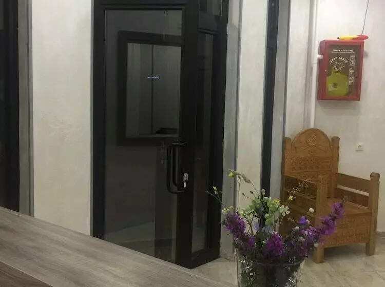 مسافرخانه Suntower