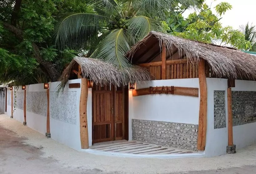 هتل Eden Baani Lodge