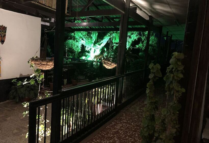 Hotel Entre Los Arboles