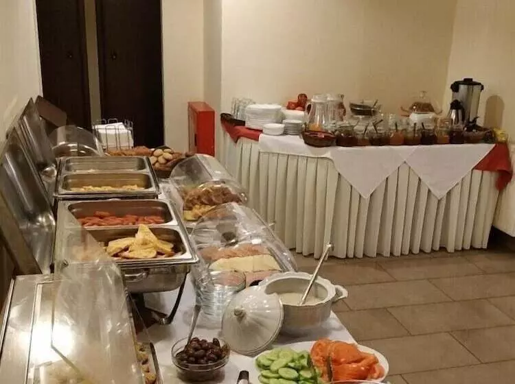 Hotelli Thea Mainalou