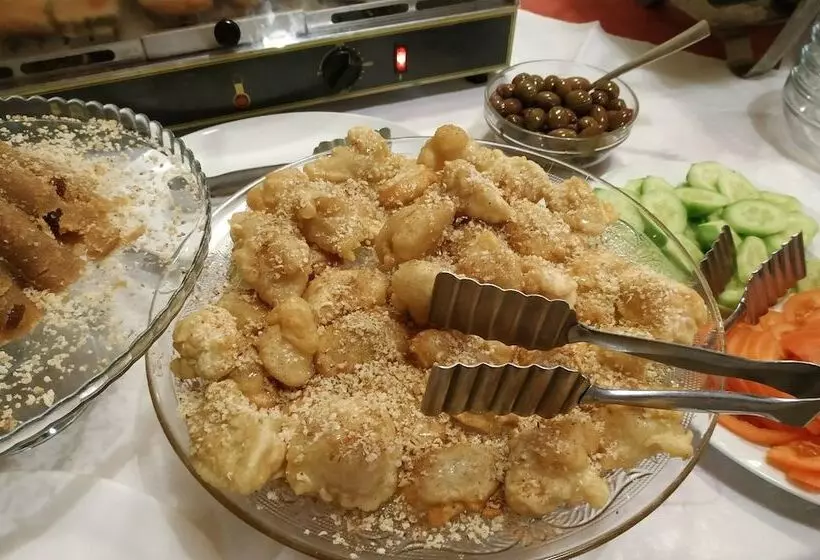 Hotelli Thea Mainalou