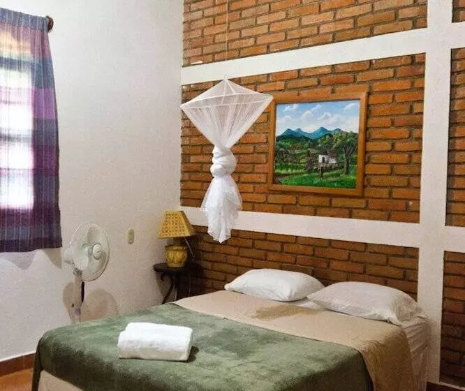 هتل Y Restaurante Sueno De La Campana