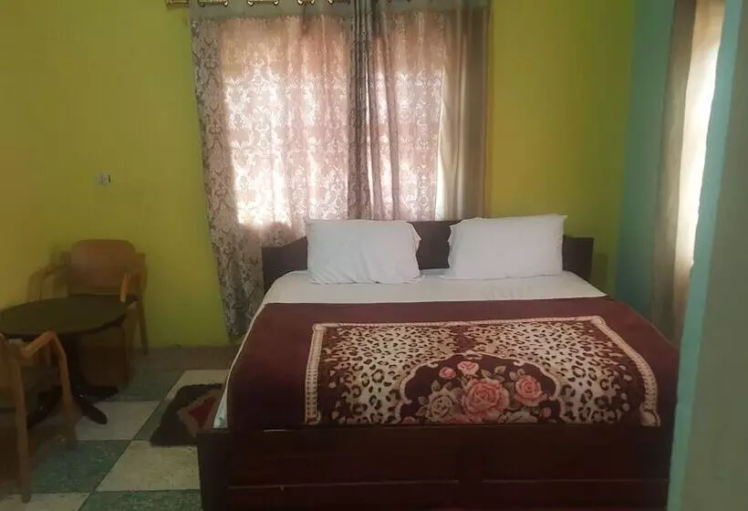 هتل Yelsking Royal Lodge