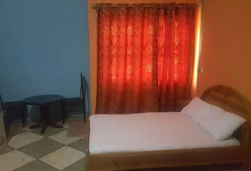 هتل Yelsking Royal Lodge